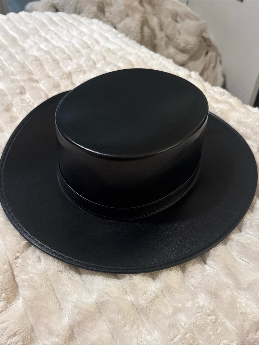 Men's Black Leather Flat Crown Wide-Brim Hat